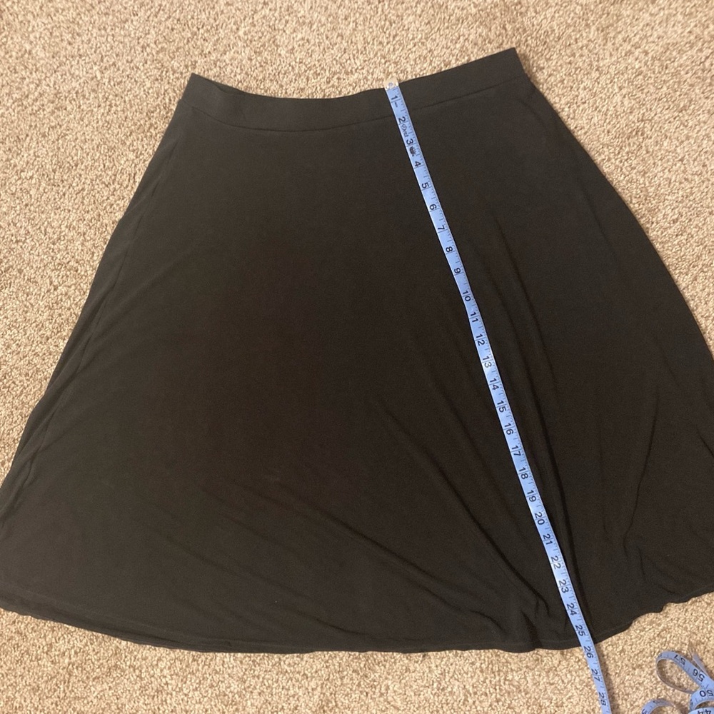 **NOT AVAILABLE!** Super soft and stretchy black midi skirt!